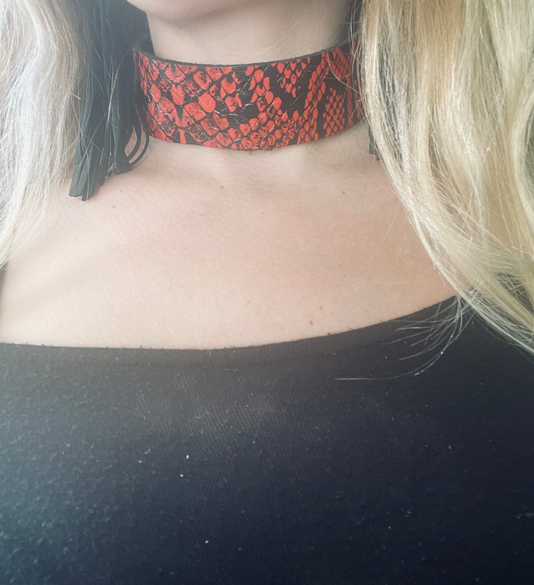 Freya Red Rose Choker Necklace – Yatys Boutique